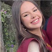 Profesora de lengua castellana para niños de educación primaria